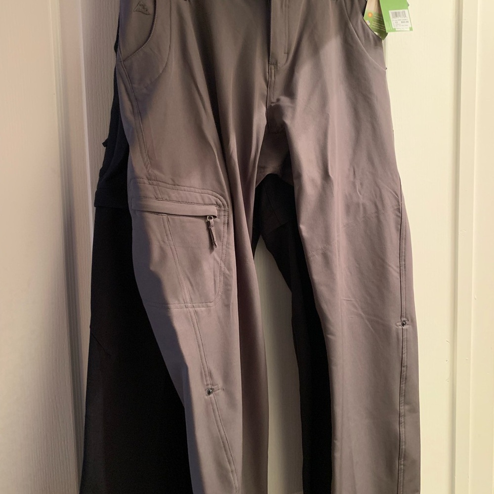 NWT Bundle of 2 Alpine Design Women’s Pants $50 tag on each size 12